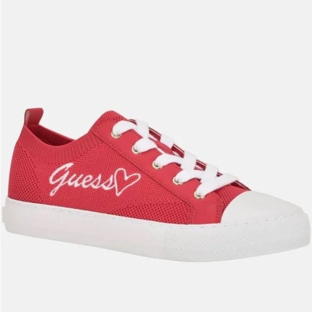 🆕Guess GFLADIE Low Top Knit Heart ❤️ Sneakers